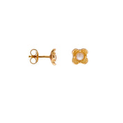 Pearl flower stud