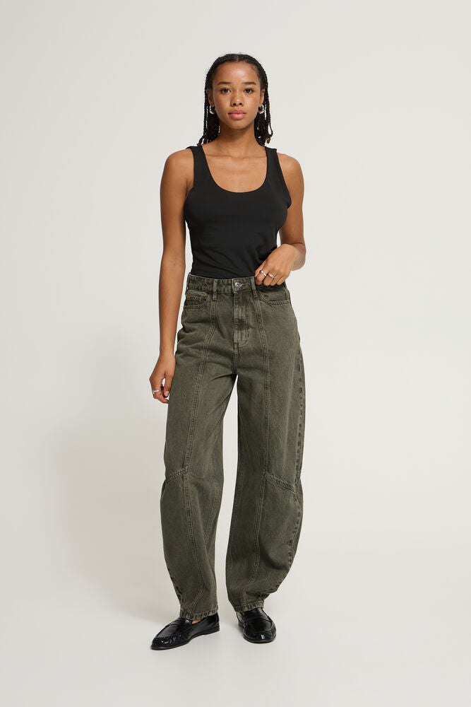 Pella barrel jeans