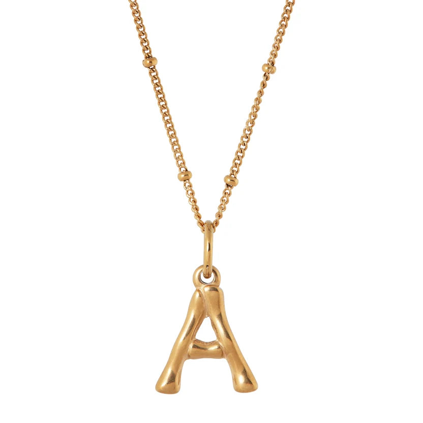 Letter charm goud
