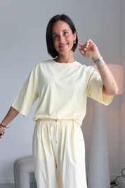T-shirt chill but glam
