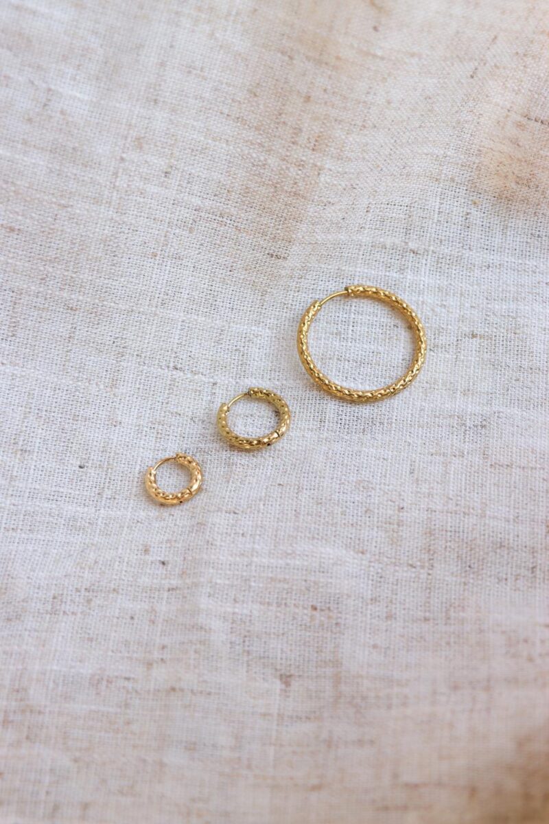 Hilly small hoop gold