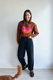 Lip sweater