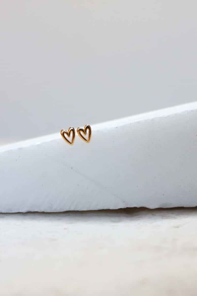 Drawn heart gold