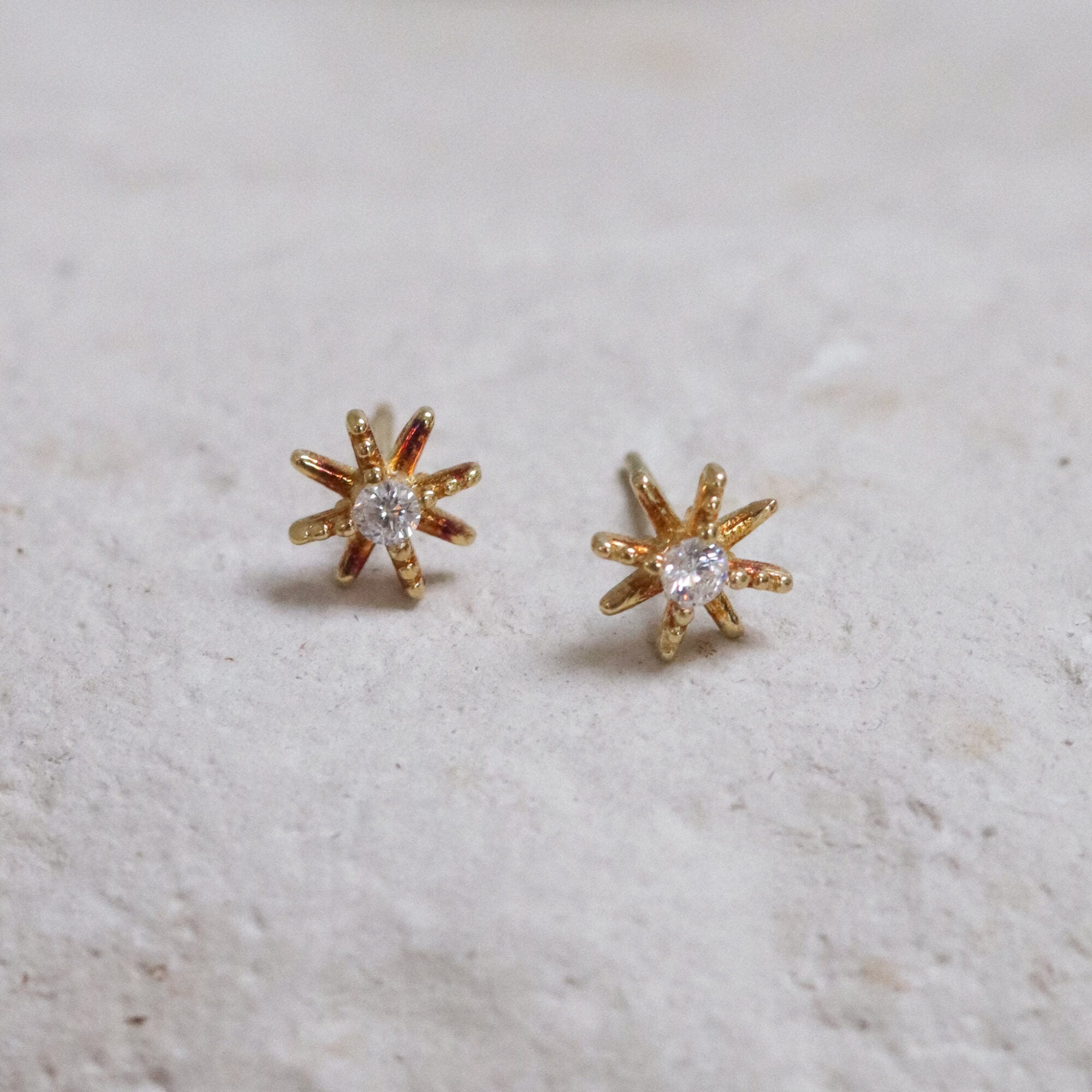 Sparkle stud earring