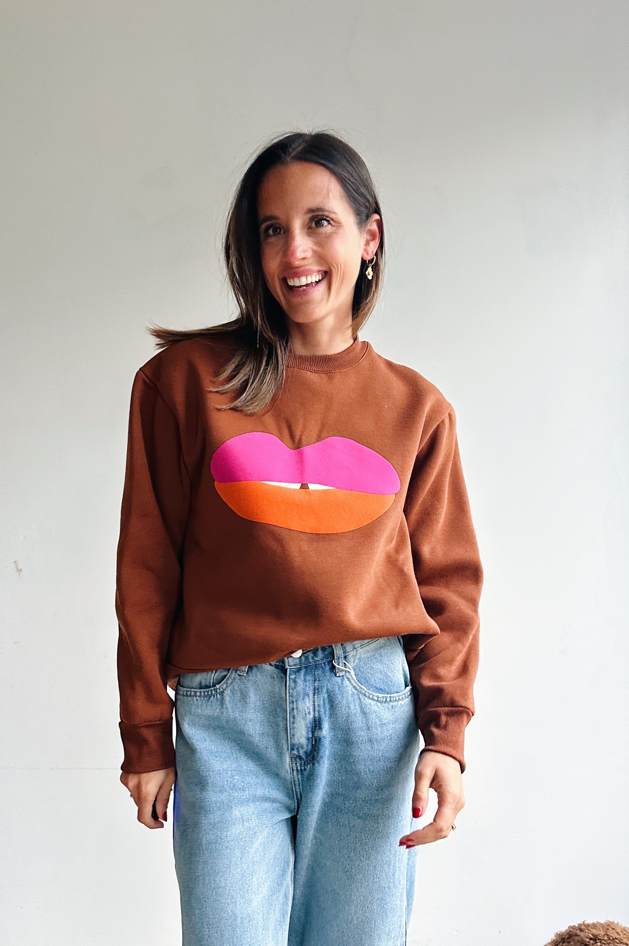 Lip sweater