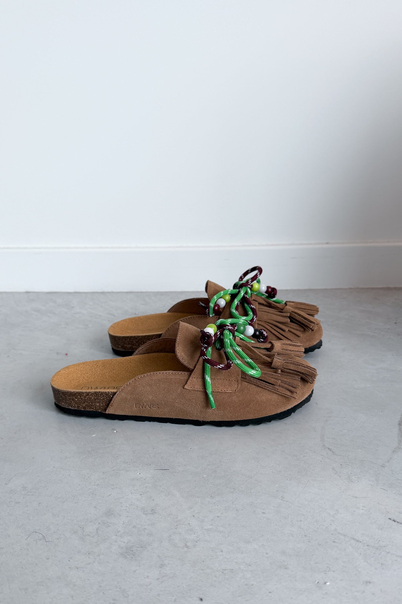Sakai suede clog camel