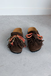 Sakai suede clog donkerbruin