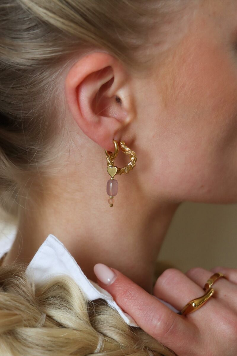 Twisted love hoop gold