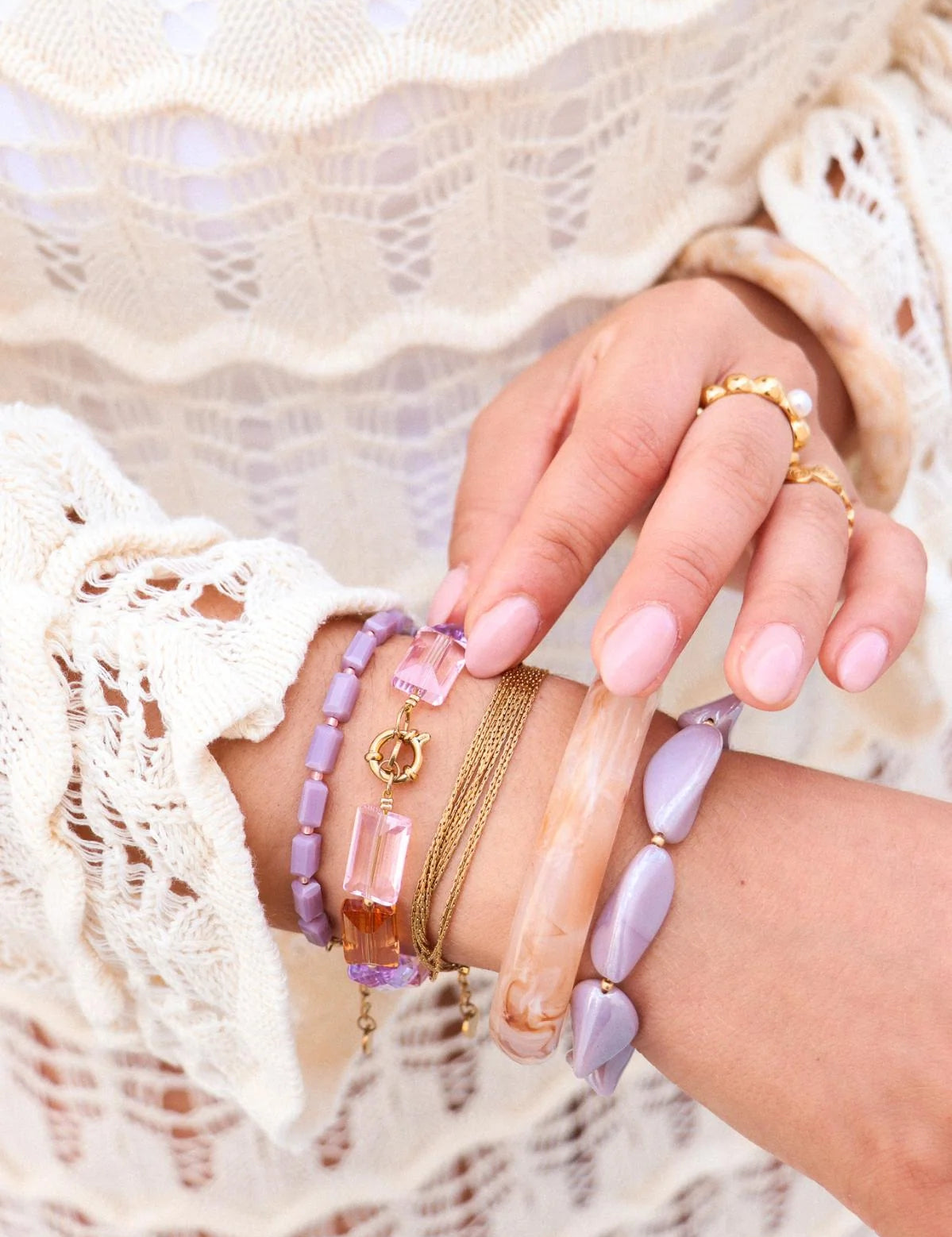 sea-of-gold-bracelet-gold-1_f219f5b5-96de-411c-8624-7156fa2fb87e.webp